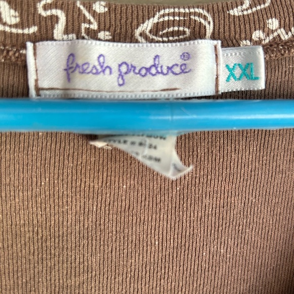 Fresh Produce Tee short sleeve V-neck. Chocolate brown abstract pattern - Picture 2 of 4